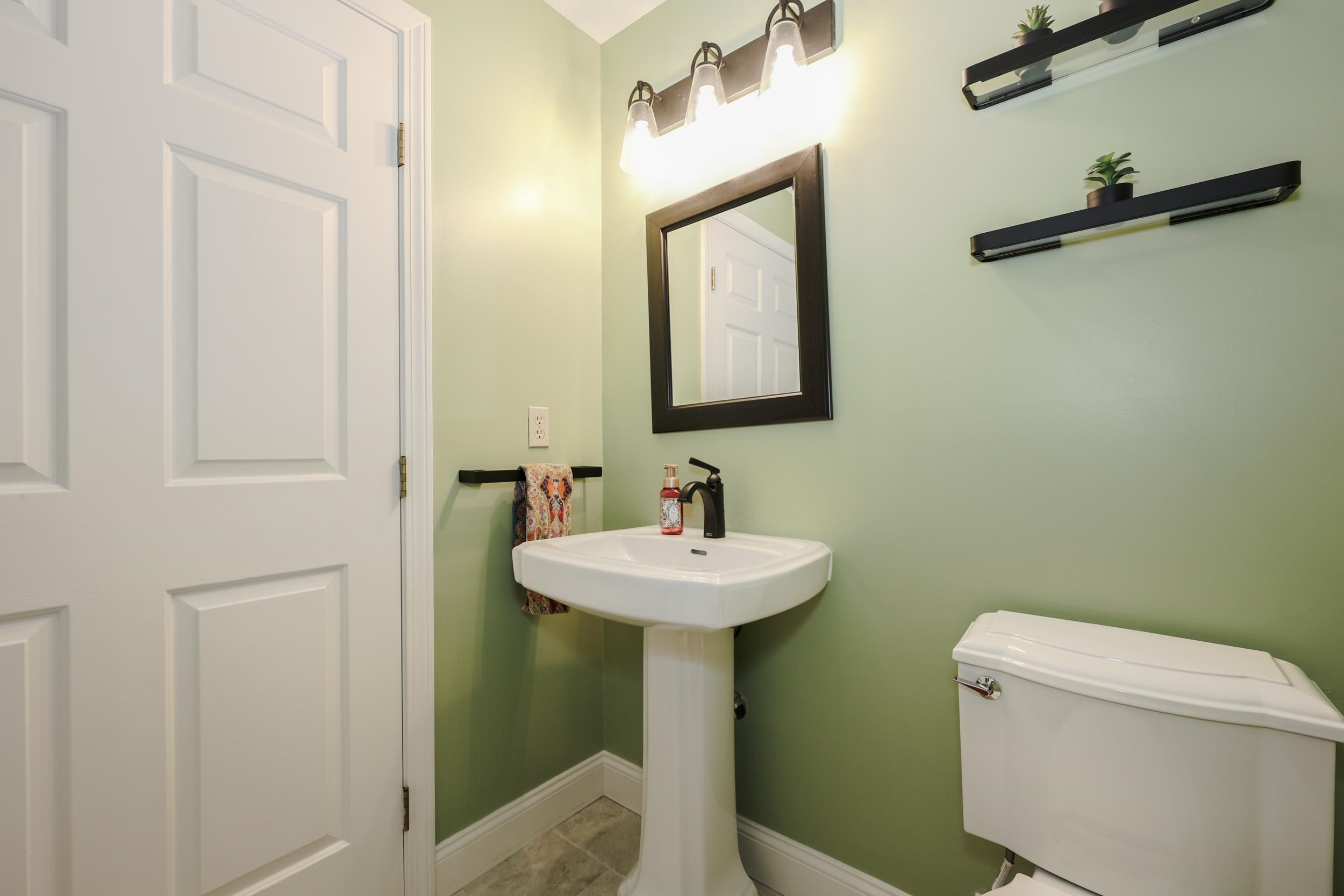 152 Straw Hill Road Manchester, NH 03104 - Photo 32 of 45