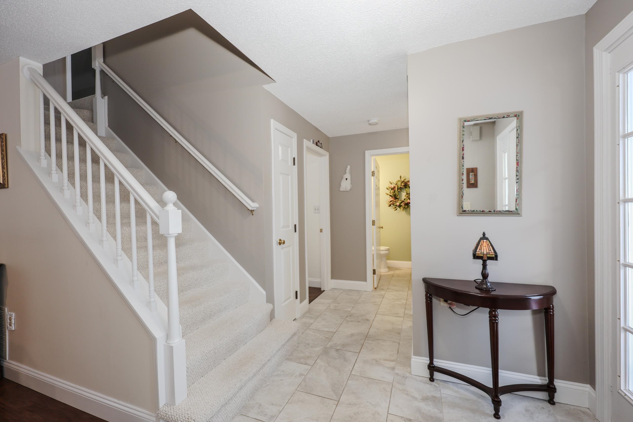 152 Straw Hill Road Manchester, NH 03104 - Photo 5 of 45