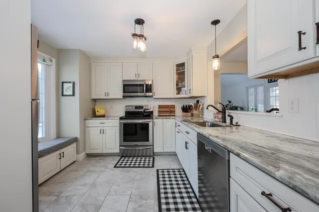 $600,000 | 152 Straw Hill Road, Manchester, NH 03104