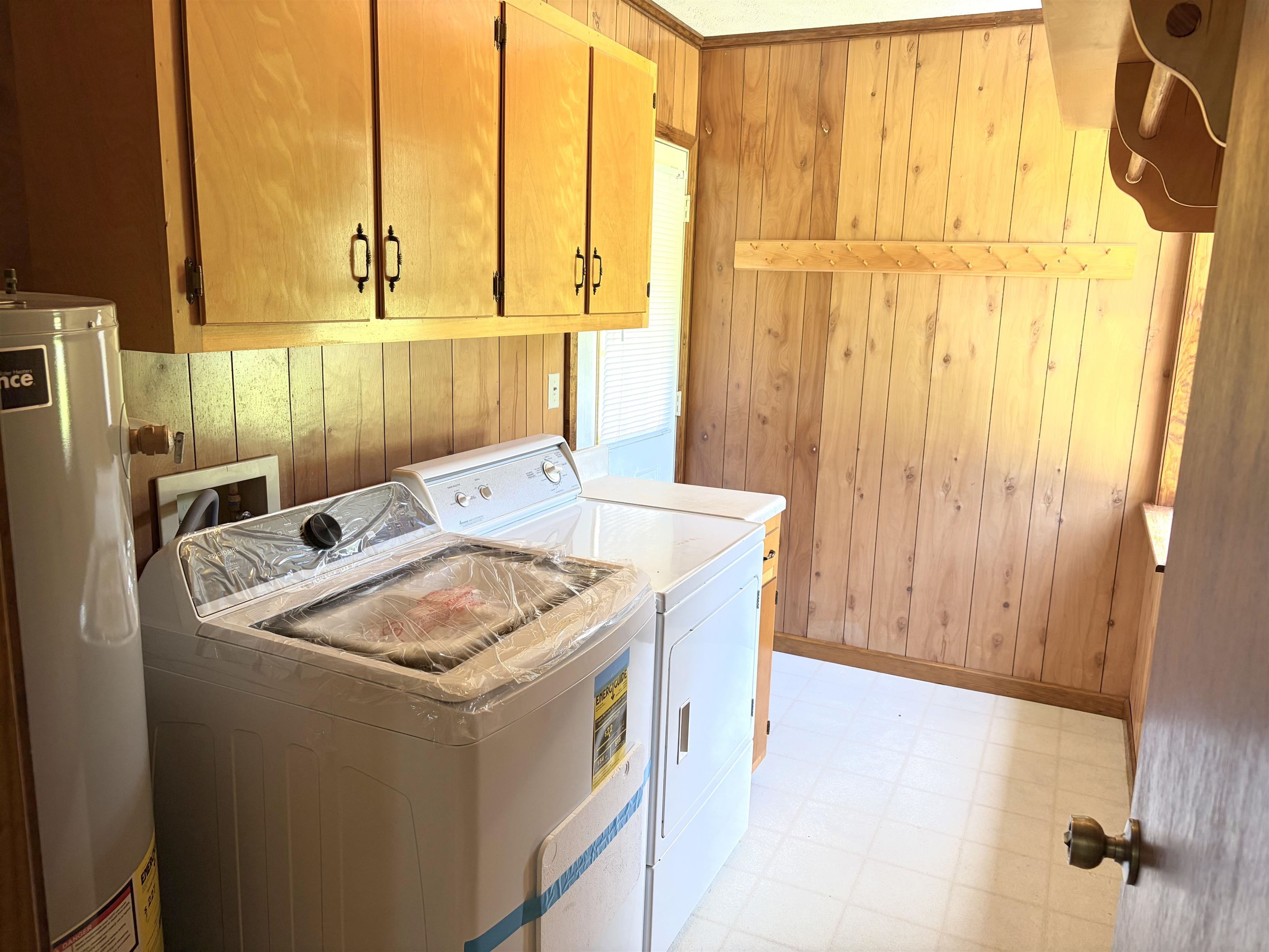 640 Red Bird Road Middleton, TN 38052 - Photo 19 of 30 Laundry room