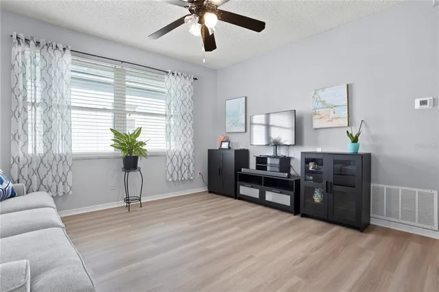 $425,000 | 2057 Swift Road, Oviedo, FL 32766