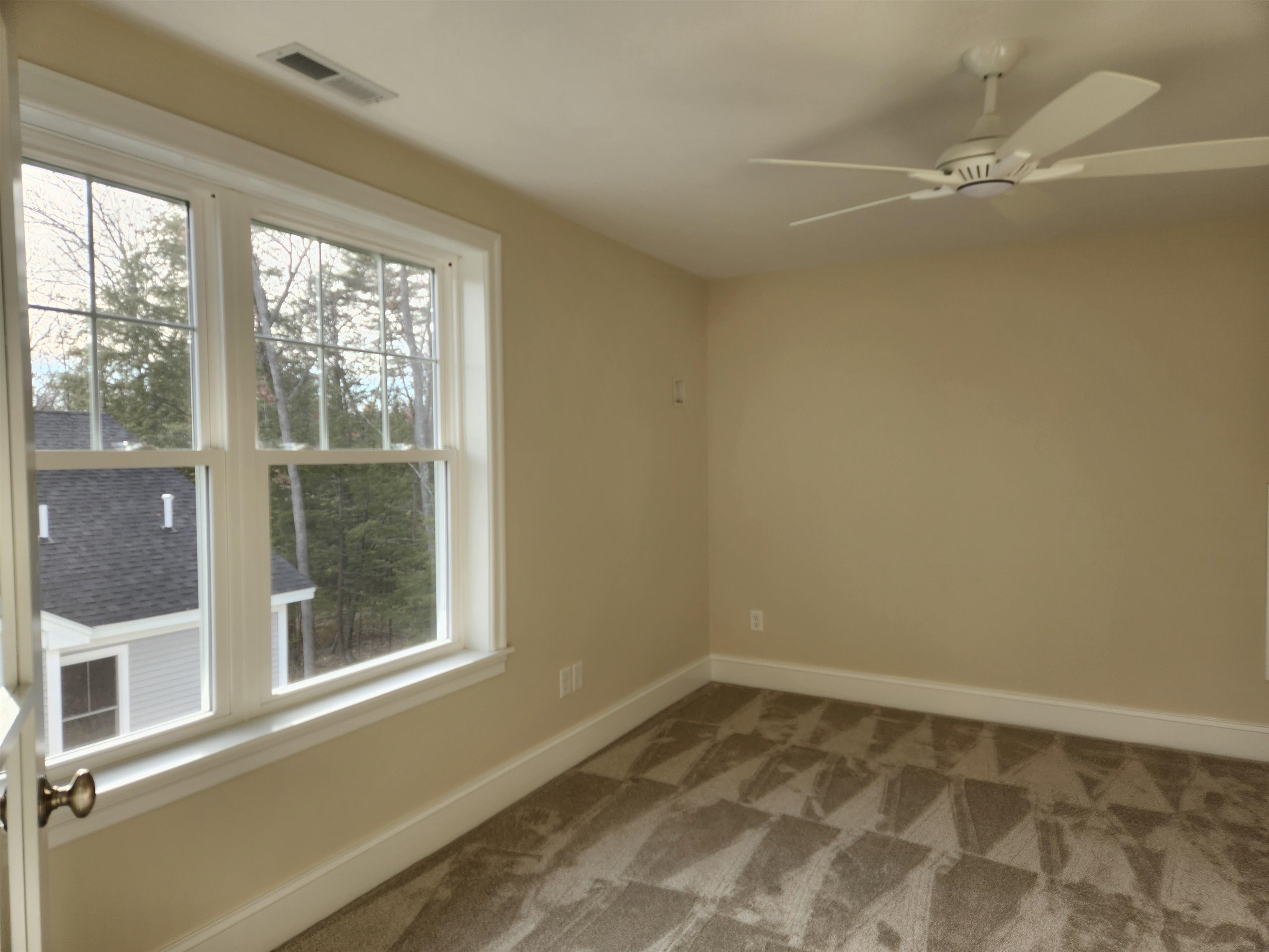 46 Cliffside Drive, Unit 42 Auburn, NH 03032 - Photo 14 of 37
