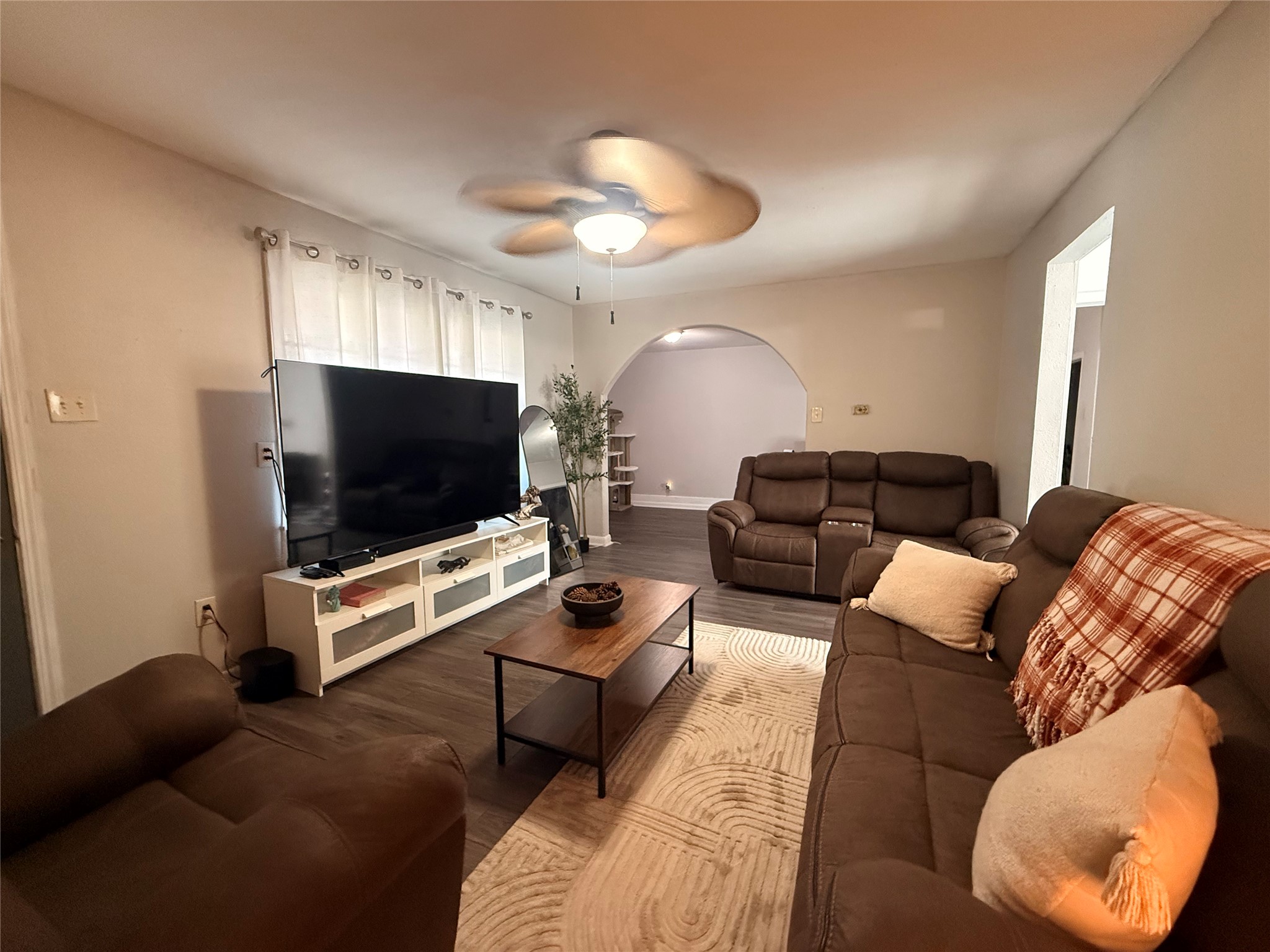 7317 Boggess Road Houston, TX 77016 - Photo 3 of 15 Cozy living room, perfect for relaxation and entertaining.