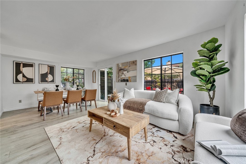 1029 South Reservoir St  