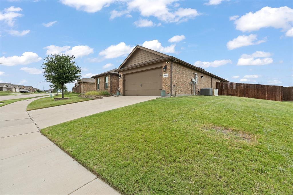 4600 Fringetree Way Crowley, TX 76036 - Photo 3 of 40