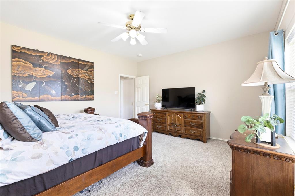 709 Paint Creek Road Murphy, TX 75094 - Photo 10 of 27 Primary Bedroom