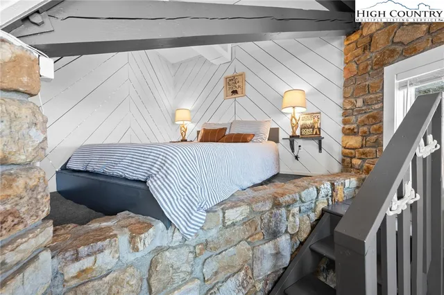 $685,000 | 109 Skiloft Road, Beech Mountain, NC 28604