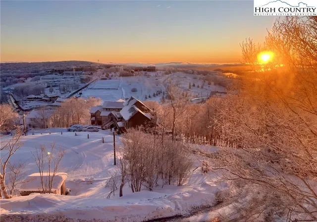 $685,000 | 109 Skiloft Road, Beech Mountain, NC 28604