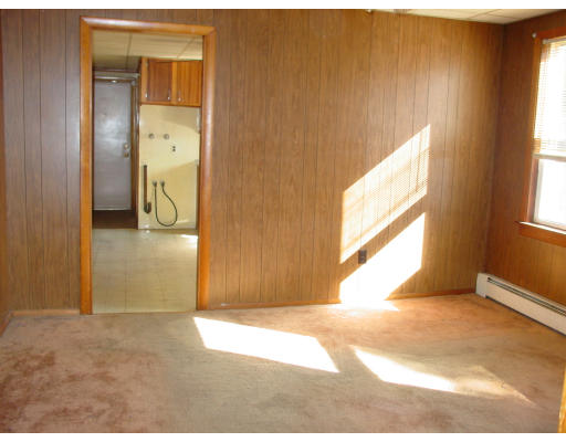 6 Oak Street Webster, MA 01570 - Photo 12 of 19 Gallery Image 12