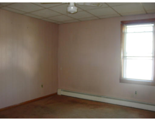 6 Oak Street Webster, MA 01570 - Photo 15 of 19 Gallery Image 15