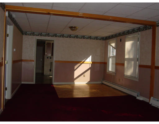6 Oak Street Webster, MA 01570 - Photo 3 of 19 Gallery Image 3