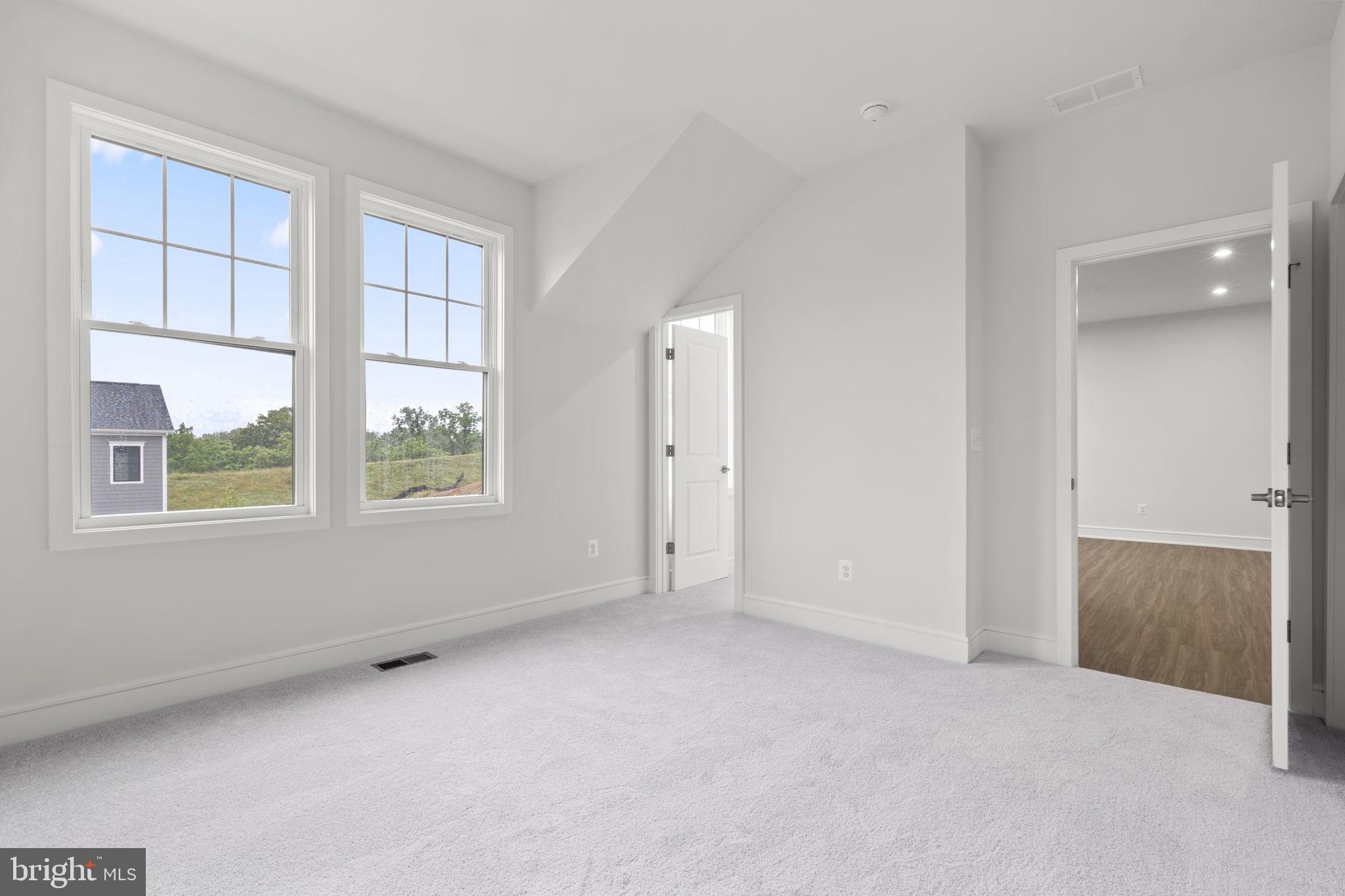 2611 Blue Rdg Avenue Marshall, VA 20115 - Photo 33 of 47 an empty room with windows and closet
