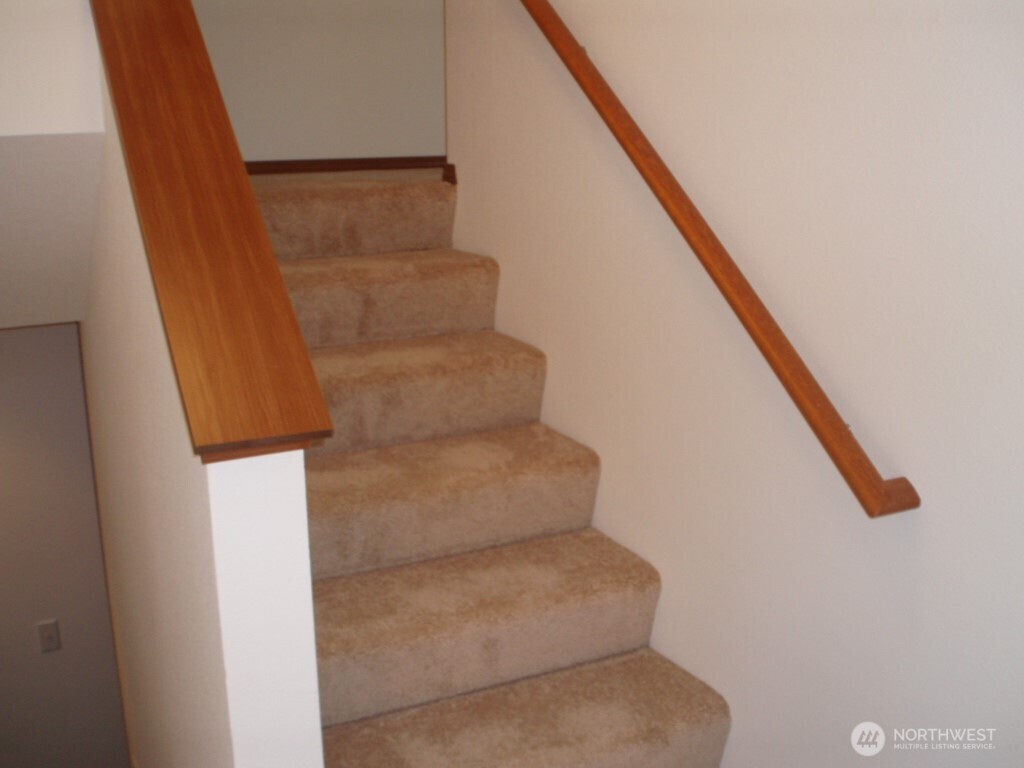 7223 Vandermark Road East Bonney Lake, WA 98391 - Photo 28 of 40