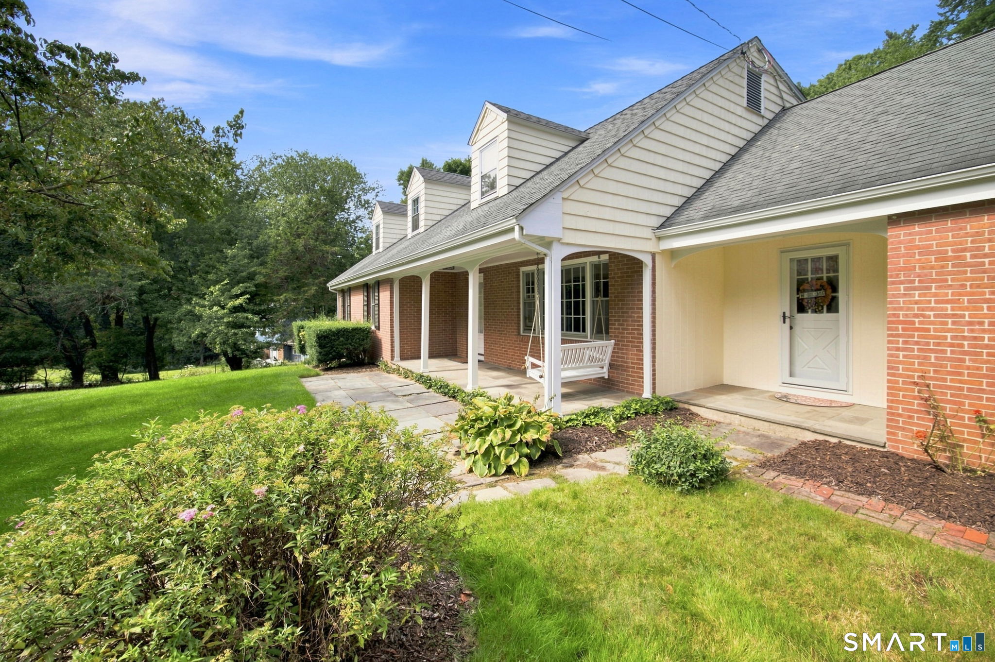 16 Oakhurst Road Simsbury, CT 06070 - Photo 4 of 40 Gallery Image 4