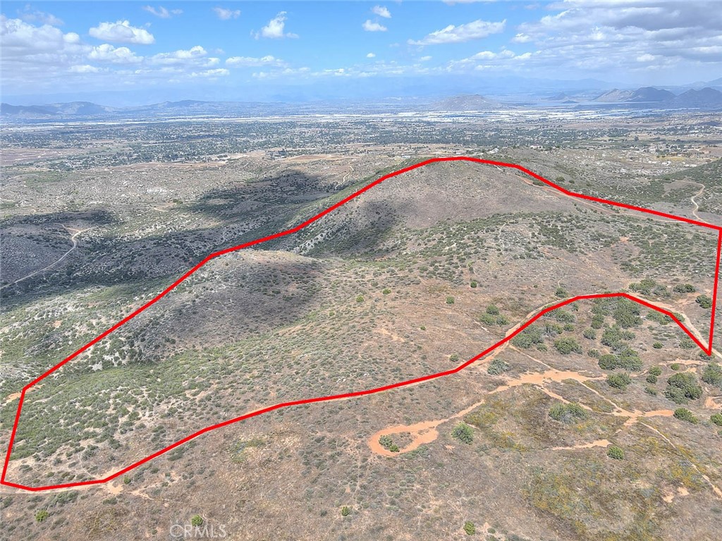 19 Acres Clarissa Lake Perris, CA 92570 - Photo 4 of 12 a view of a dry yard