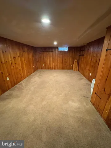 a view of a storage & utility room