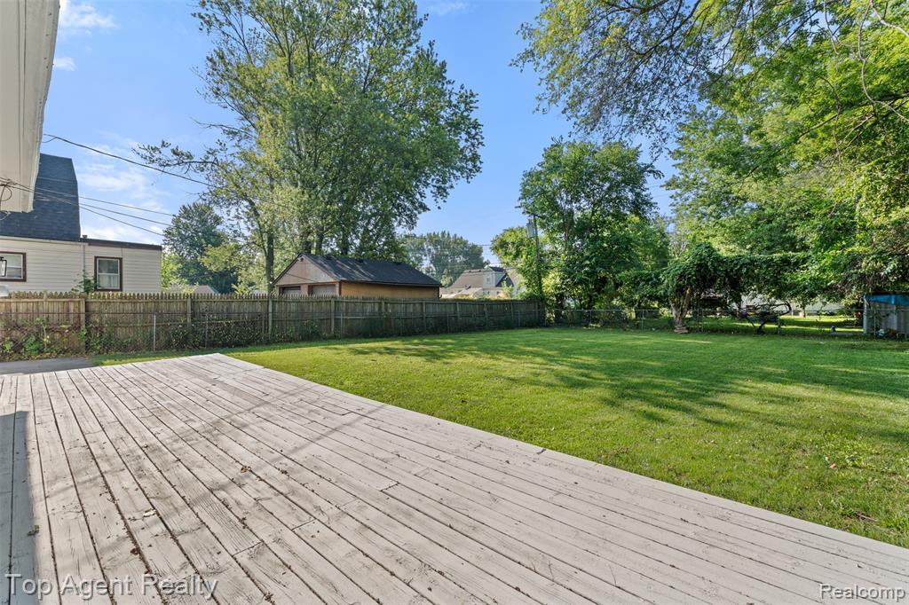 13738 Toepfer Road Warren, MI 48089 - Photo 31 of 47