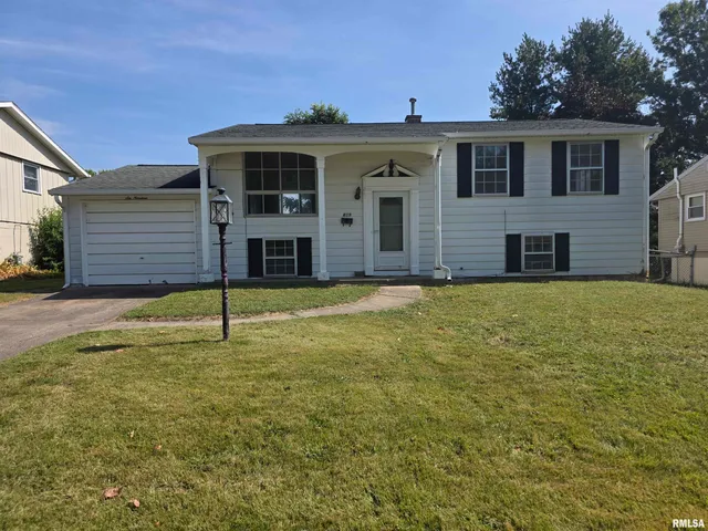 $159,900 | 619 Meadow Lark Drive, Quincy, IL 62305