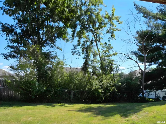 $159,900 | 619 Meadow Lark Drive, Quincy, IL 62305