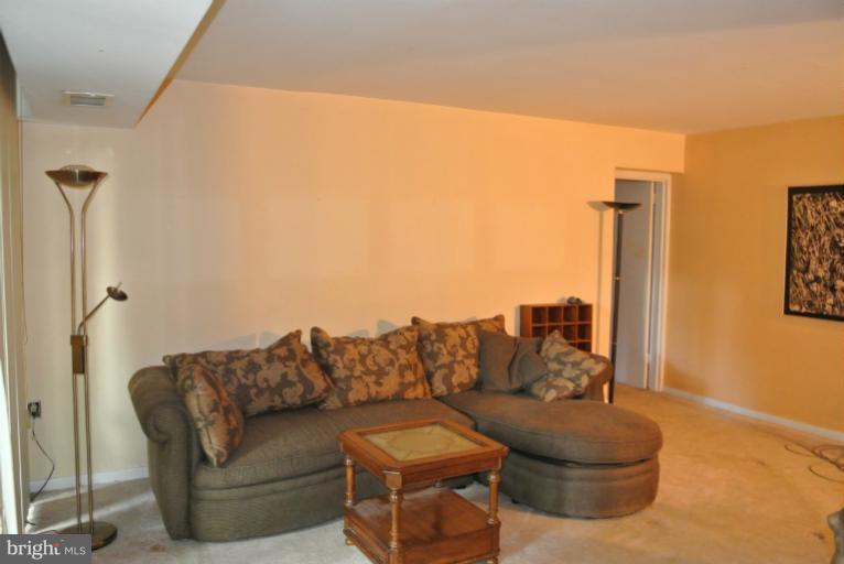 1406 Northgate Square, Unit 14062 Reston, VA 20190 - Photo 17 of 23 Living Room