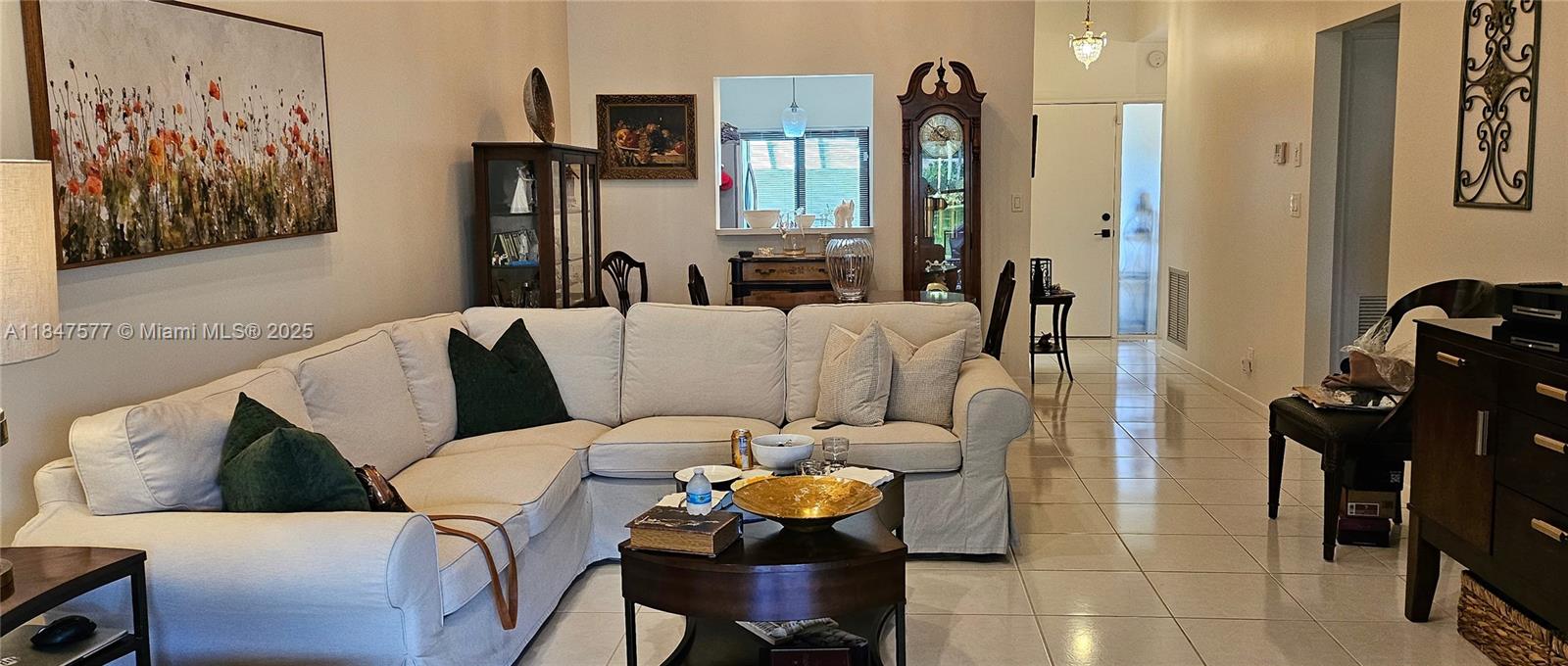 10872 Lake Front Place Boca Raton, FL 33498 - Photo 8 of 57 Living room area