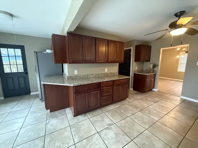 $2,500 | 10S328 Jamie Lane, Willowbrook, IL 60527