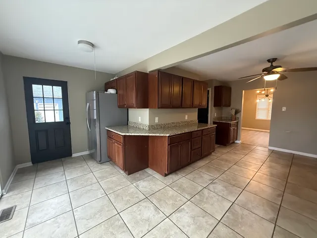 $2,500 | 10S328 Jamie Lane, Willowbrook, IL 60527