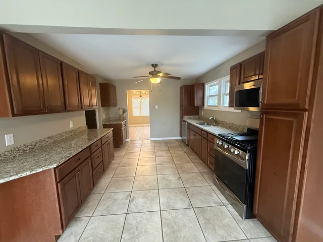 $2,500 | 10S328 Jamie Lane, Willowbrook, IL 60527