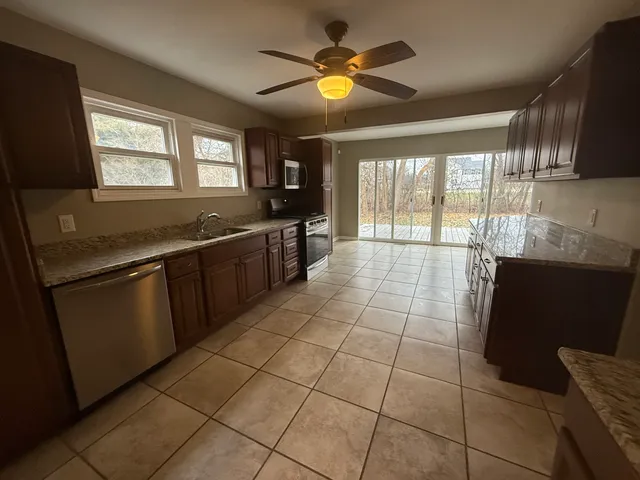 $2,500 | 10S328 Jamie Lane, Willowbrook, IL 60527