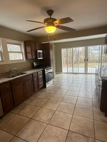 $2,500 | 10S328 Jamie Lane, Willowbrook, IL 60527