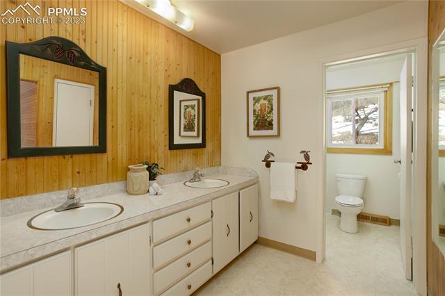 4 Columbine Road Larkspur, CO 80118 - Photo 22 of 39 Gallery Image 22