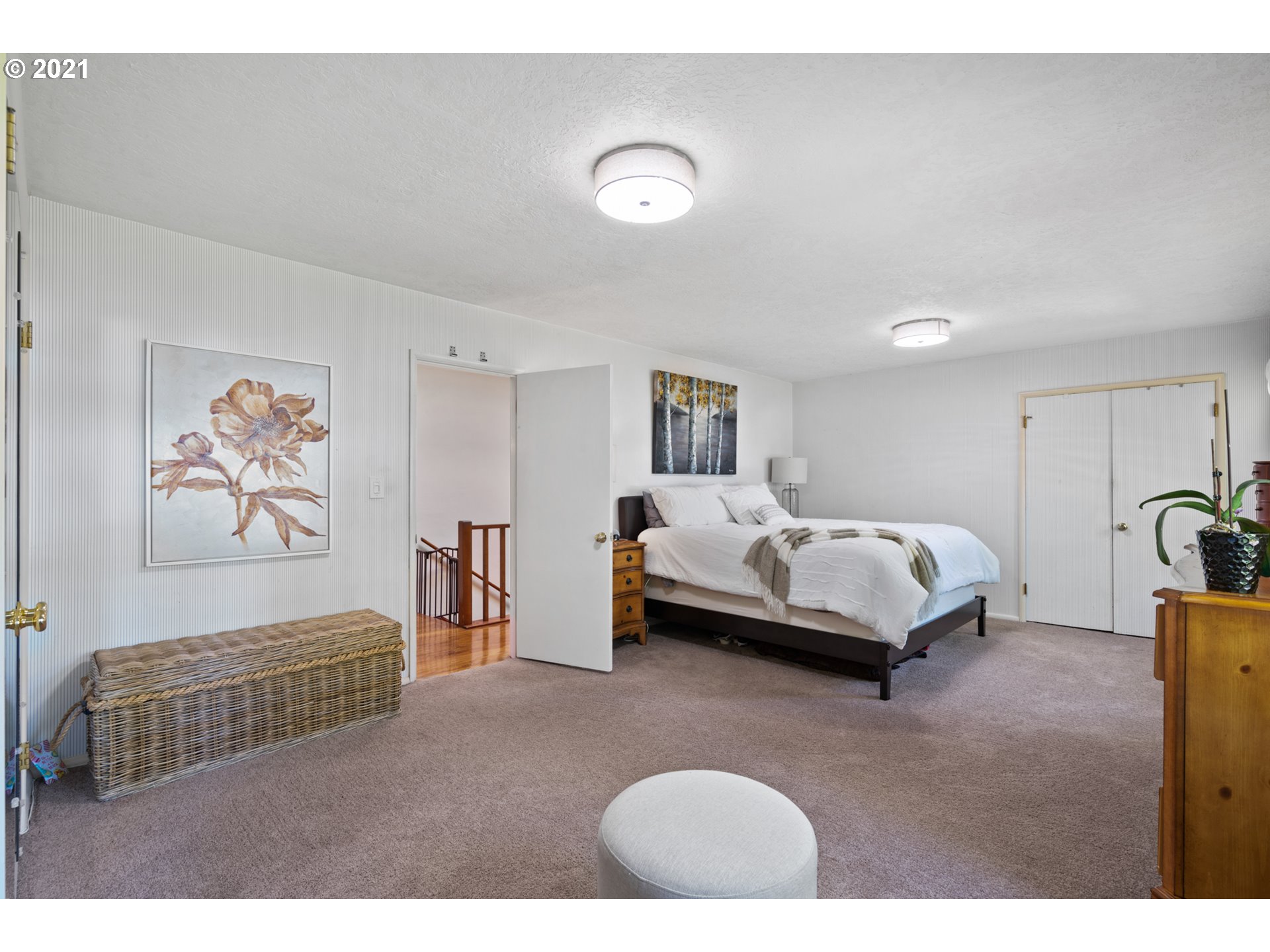 6656 Southwest Peyton Road Portland, OR 97223 - Photo 12 of 25 Gallery Image 12