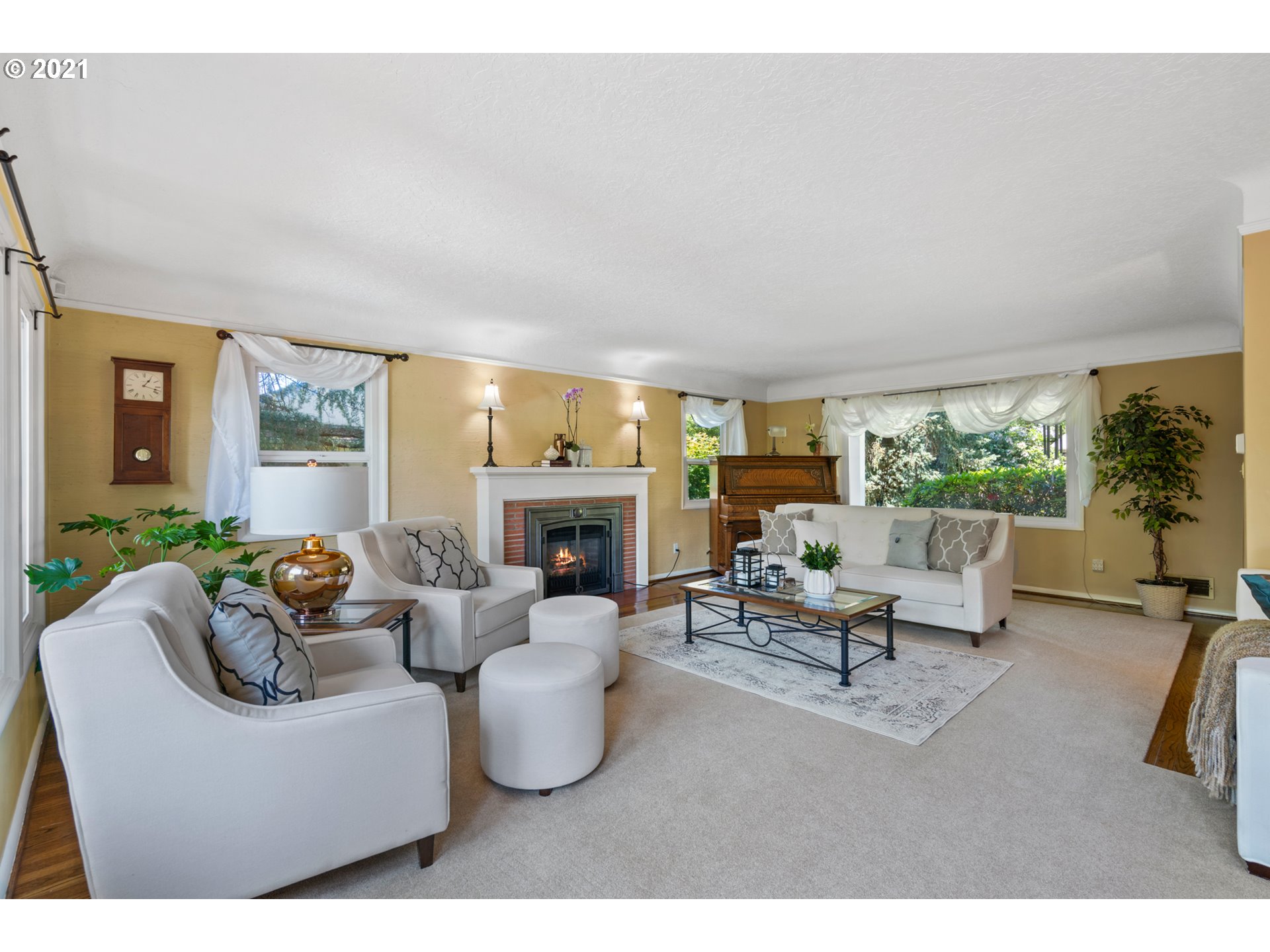 6656 Southwest Peyton Road Portland, OR 97223 - Photo 3 of 25 Gallery Image 3