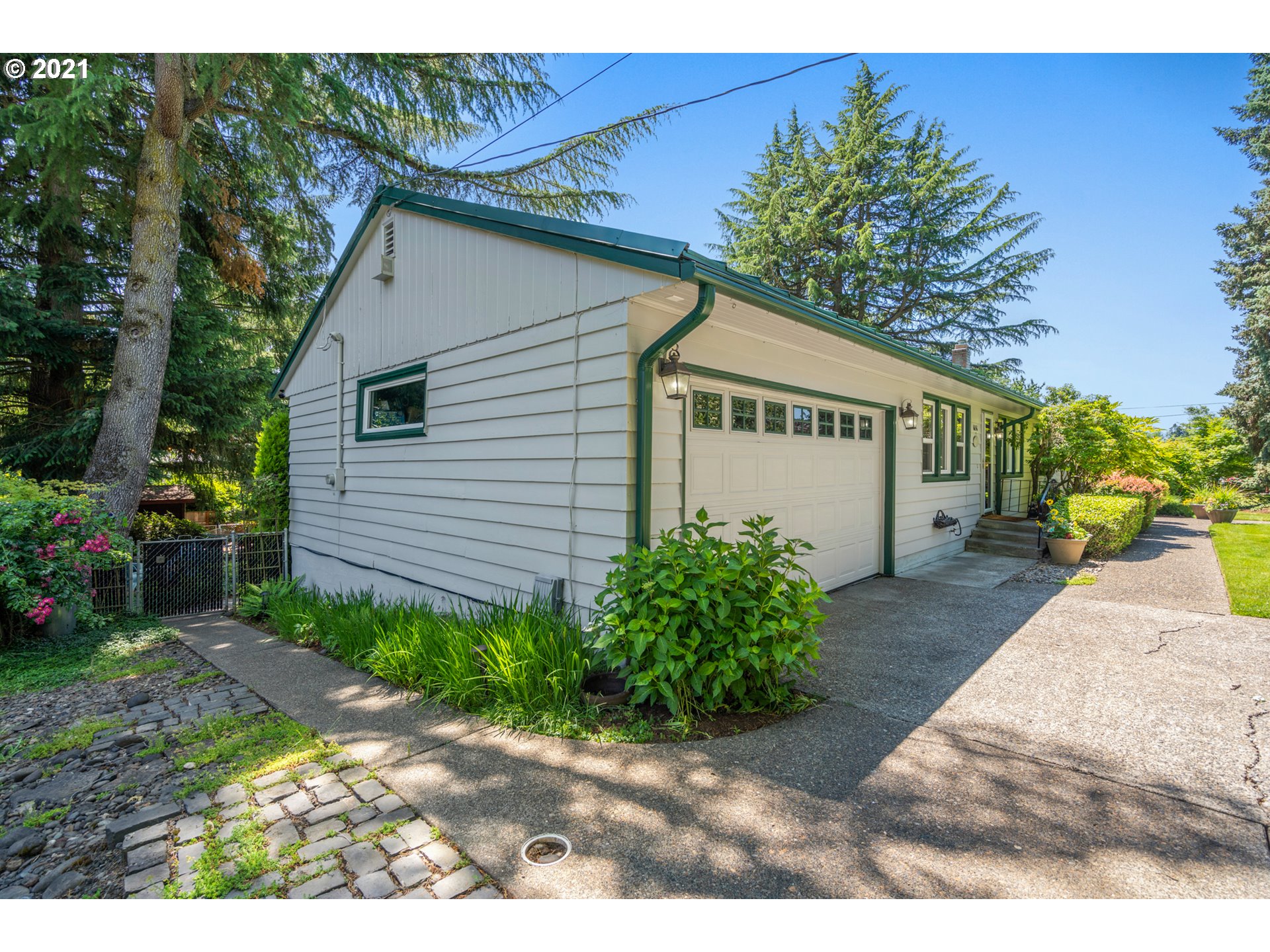 6656 Southwest Peyton Road Portland, OR 97223 - Photo 24 of 25 Gallery Image 24