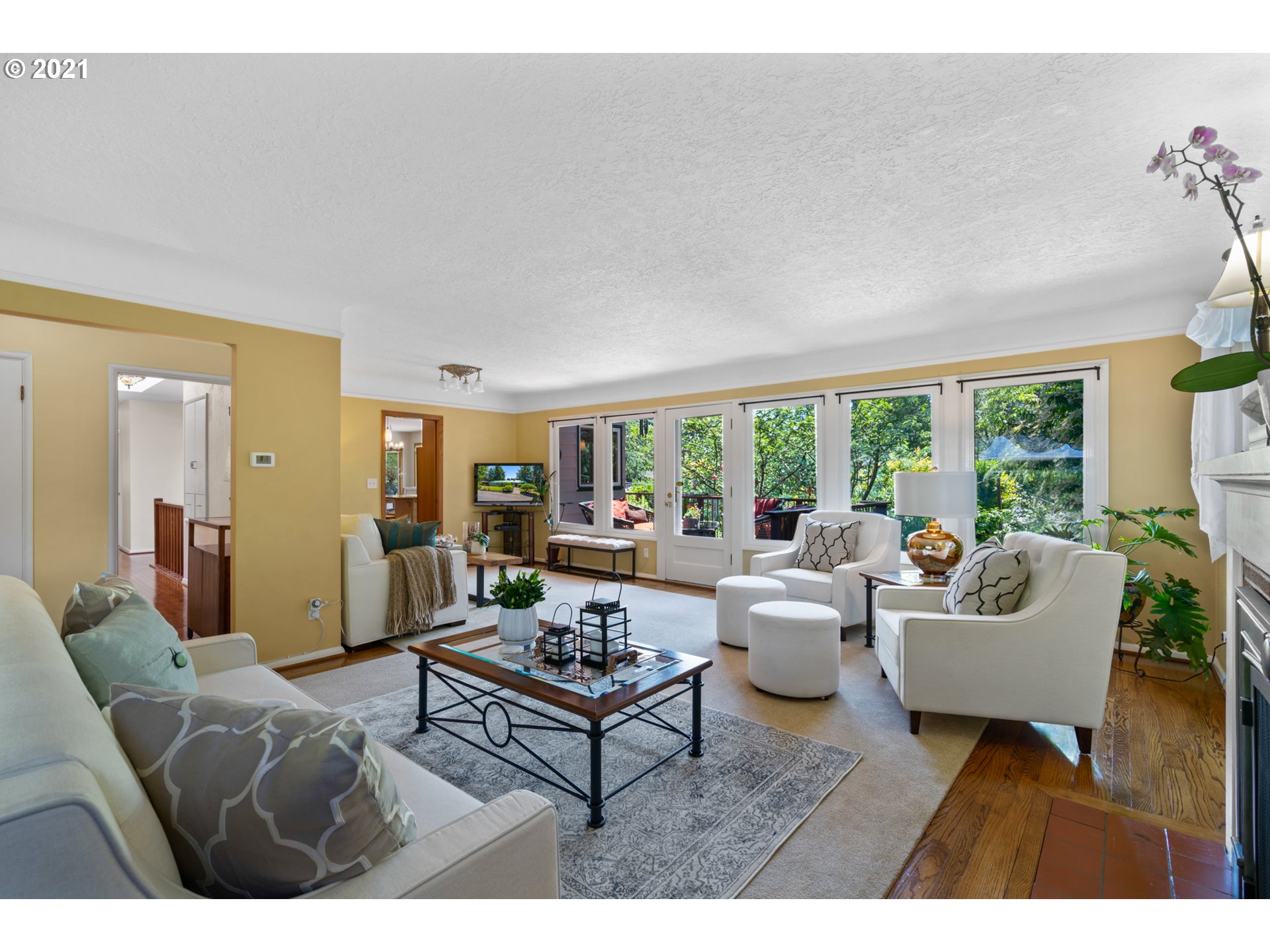 6656 Southwest Peyton Road Portland, OR 97223 - Photo 4 of 25 Gallery Image 4