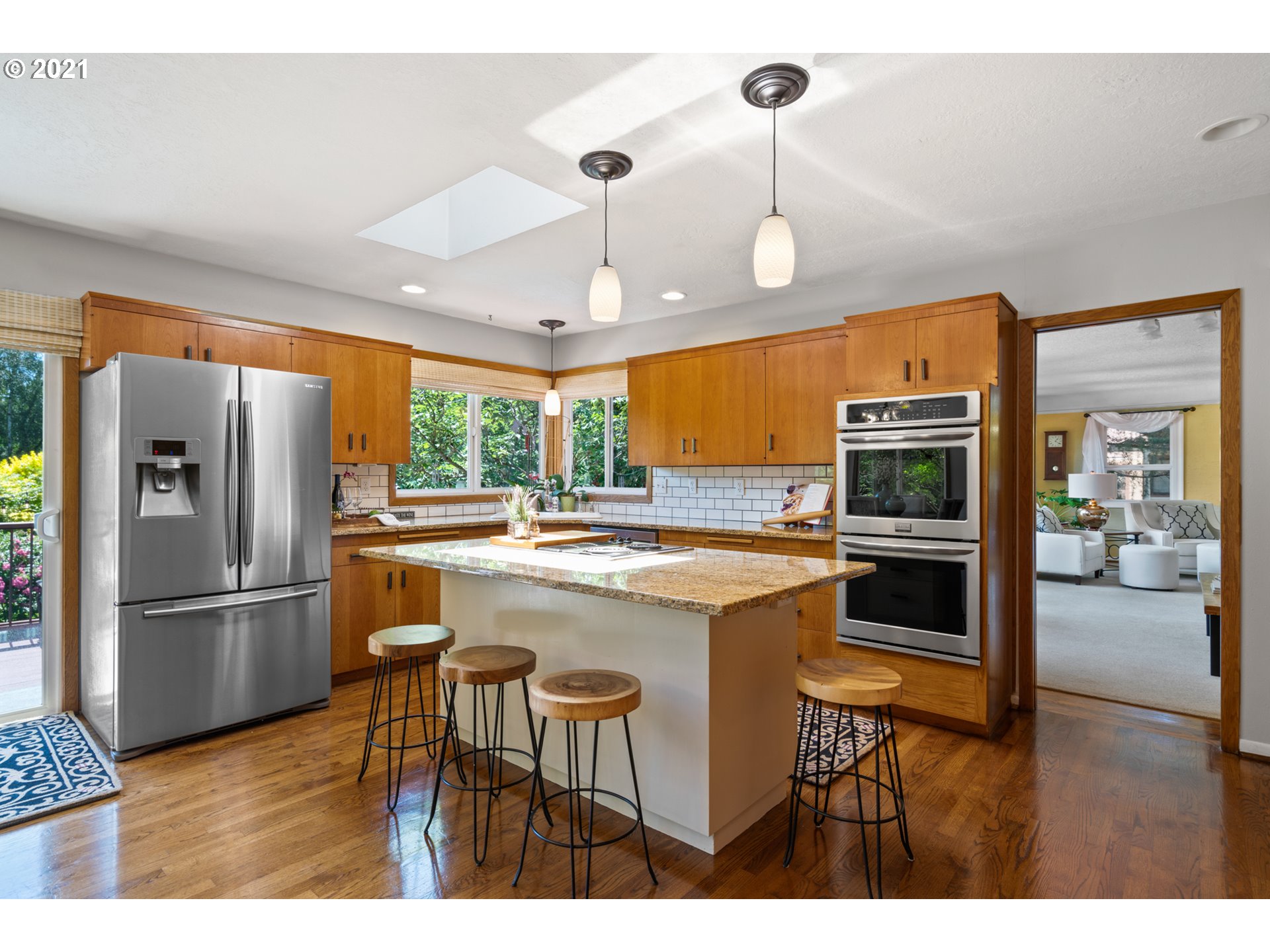 6656 Southwest Peyton Road Portland, OR 97223 - Photo 7 of 25 Gallery Image 7