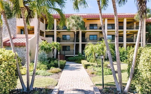 $800,000 | 1060 Pinellas Bayway South, Unit 106, St. Petersburg, FL 33715