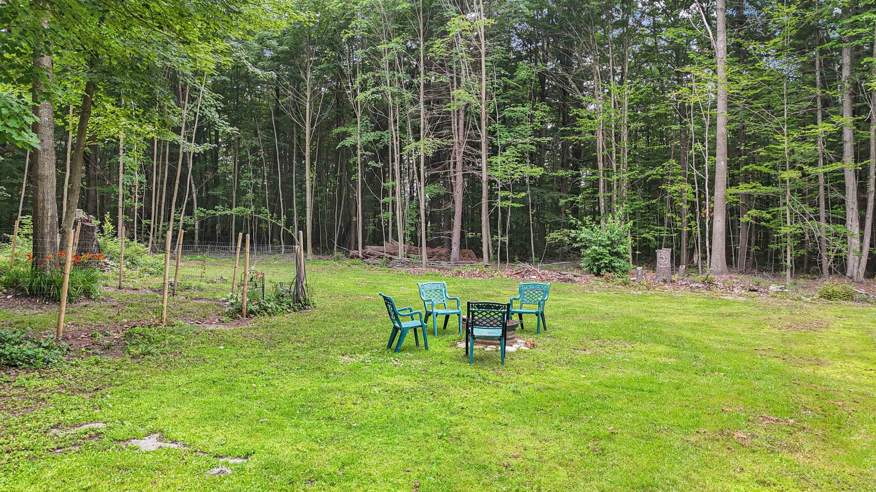 4601 South Betsie River Road Interlochen, MI 49643 - Photo 3 of 18 1937225-8a1ea6dc-33d3-48b2-8eb7-23d371ca2ed6.JPG