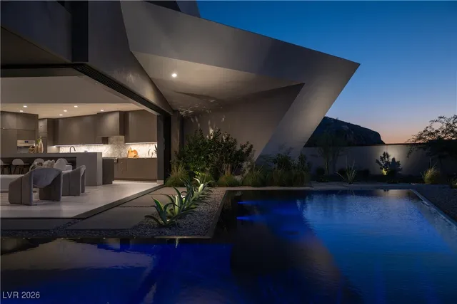 $9,300,000 | 8 Chisel Crest Court, Henderson, NV 89012