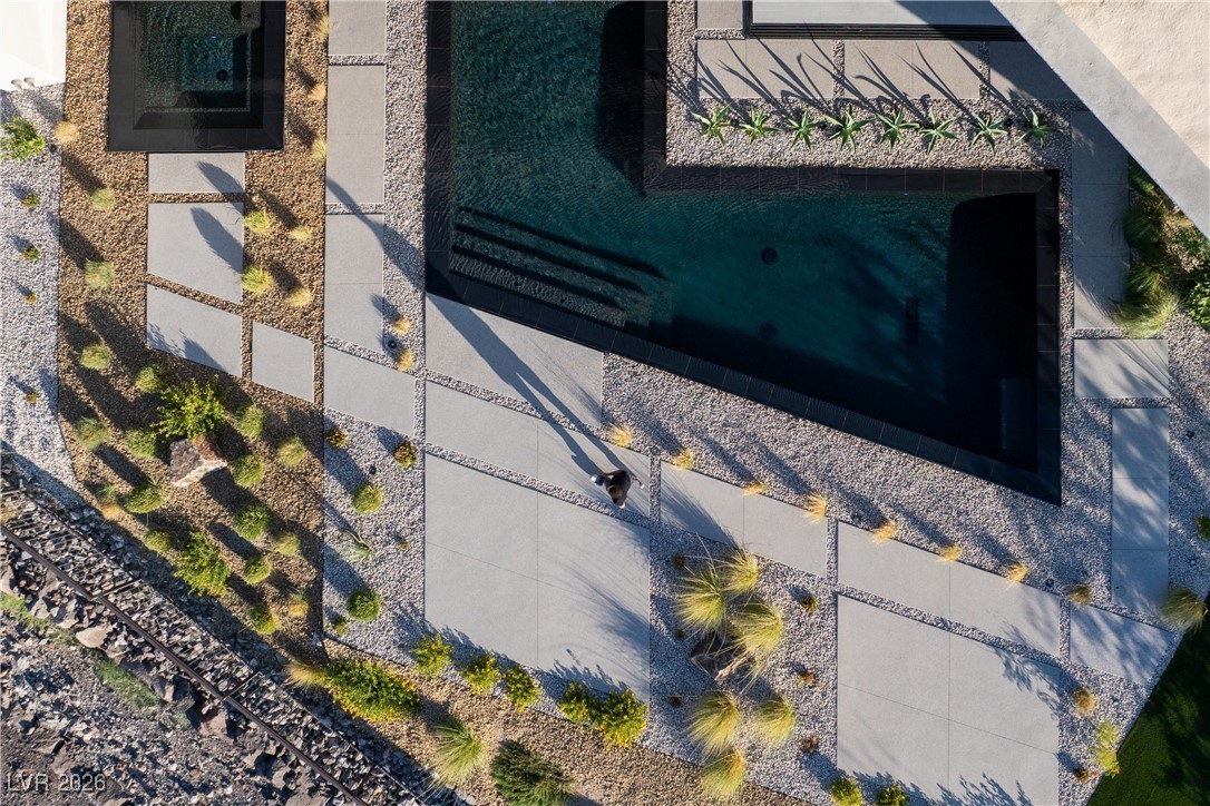 8 Chisel Crest Court Henderson, NV 89012 - Photo 16 of 63