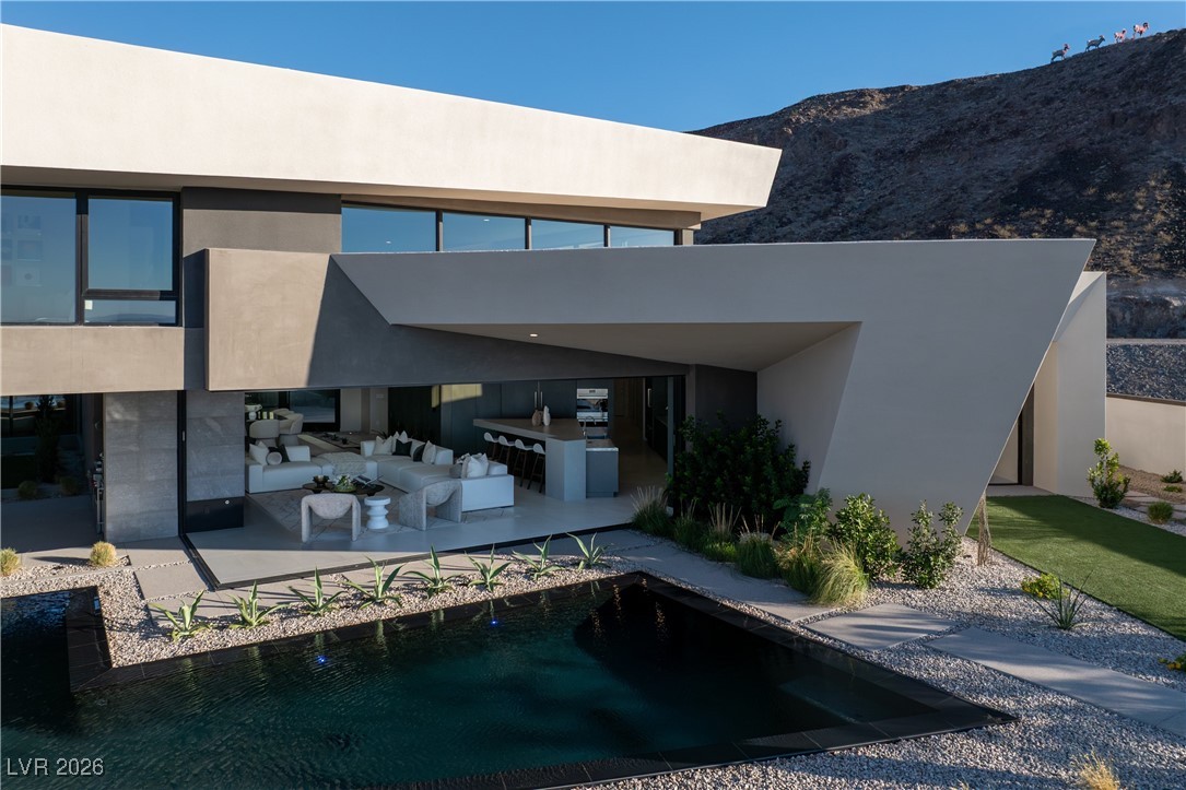 8 Chisel Crest Court Henderson, NV 89012 - Photo 18 of 63