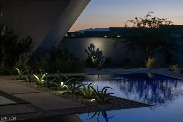 $9,300,000 | 8 Chisel Crest Court, Henderson, NV 89012