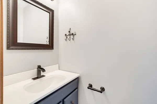 $375,000 | 125 North Hamilton Drive, Grant Park, IL 60940