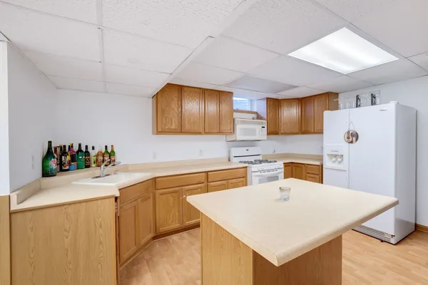 $375,000 | 125 North Hamilton Drive, Grant Park, IL 60940