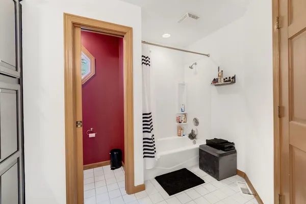 $375,000 | 125 North Hamilton Drive, Grant Park, IL 60940