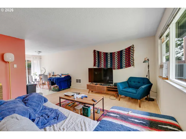 $639,000 | 2913-2915 Southeast 19th Avenue, Portland, OR 97202