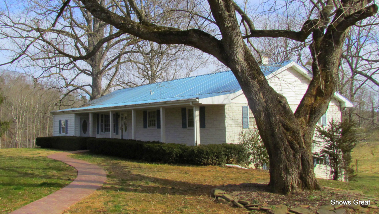 3184 Lees Gap Road Fincastle, VA 24090 - Photo 1 of 43 Front of Home