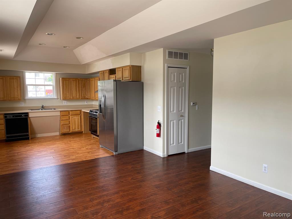 1125 Eureka Road, Unit 101 Wyandotte, MI 48192 - Photo 6 of 13