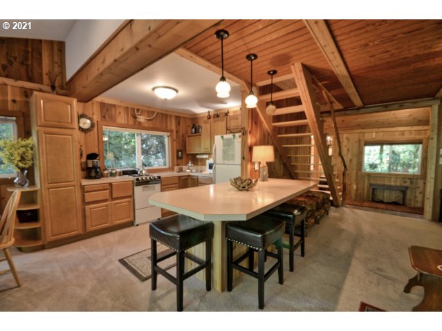 30352 East Road 12 Rhododendron, OR 97049 - Photo 12 of 31 Gallery Image 12