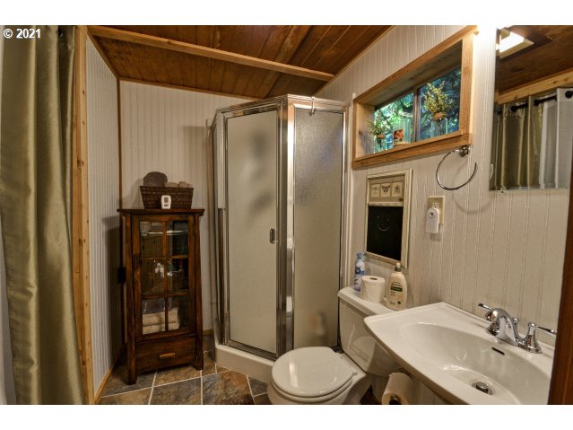 30352 East Road 12 Rhododendron, OR 97049 - Photo 26 of 31 Gallery Image 26